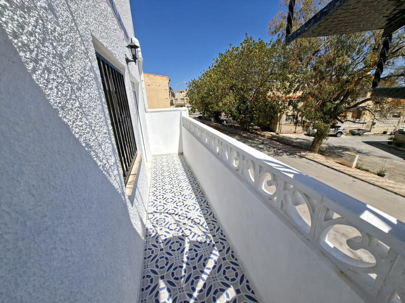 1 bedroom Townhouse for sale