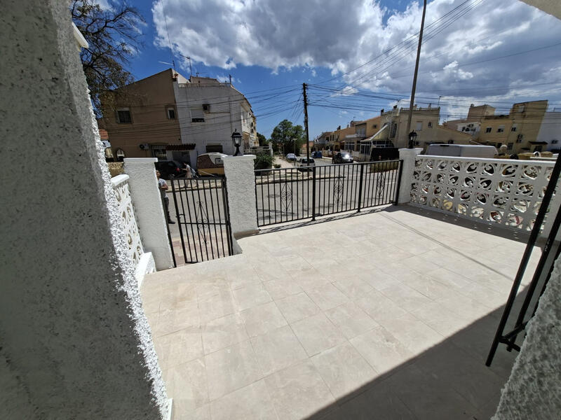 1 Cuarto Adosado en venta en La Marina, Alicante