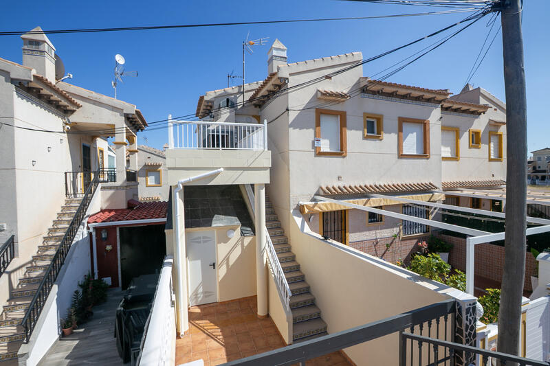 2 soverom Rekkehus til salgs i Punta Prima, Alicante