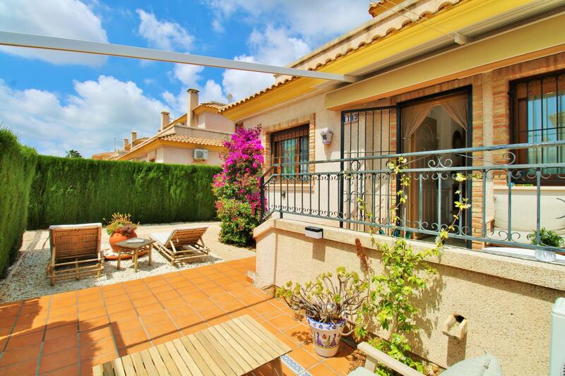 3 Cuarto Dúplex en venta en Villamartin, Alicante