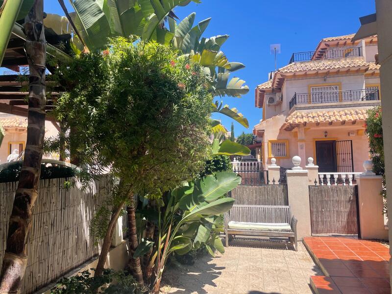 2 Cuarto Villa en venta