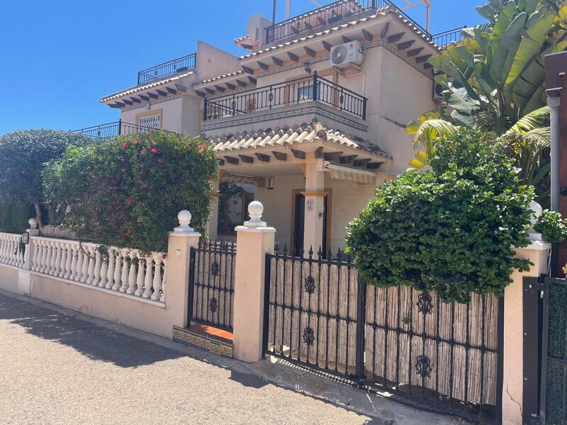 2 Cuarto Villa en venta