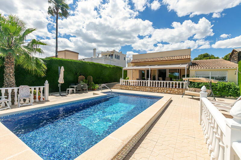 Villa à vendre dans Los Balcones, Alicante