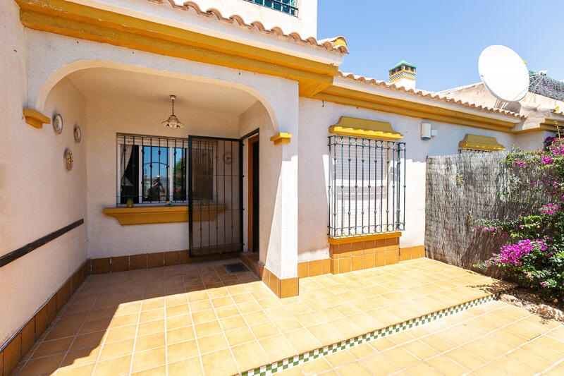 2 bedroom Townhouse for sale 2 bedroom Townhouse for sale