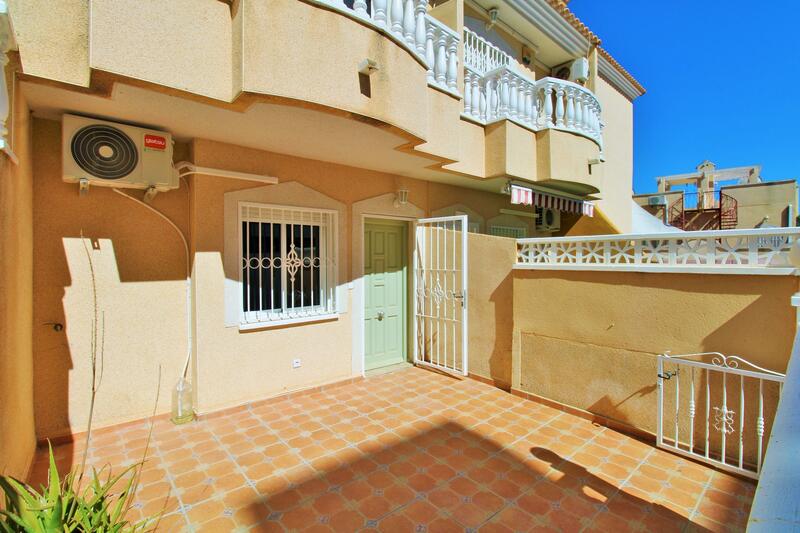 Byhus til salg i Villamartin, Alicante