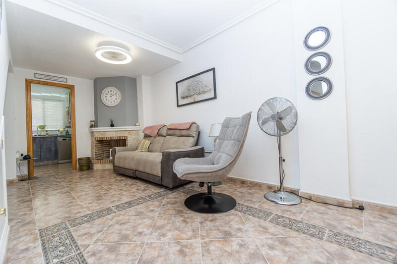 3 slaapkamer Gezinswoning Te koop 3 slaapkamer Gezinswoning Te koop