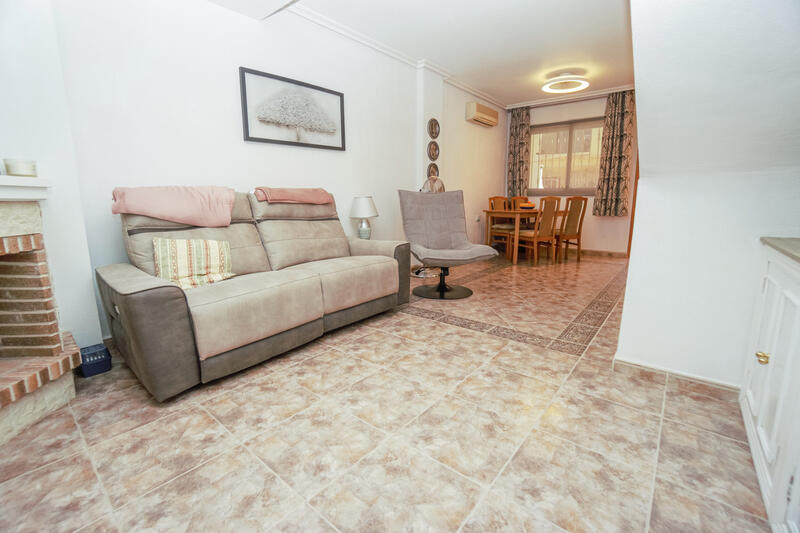 3 slaapkamer Gezinswoning Te koop 3 slaapkamer Gezinswoning Te koop
