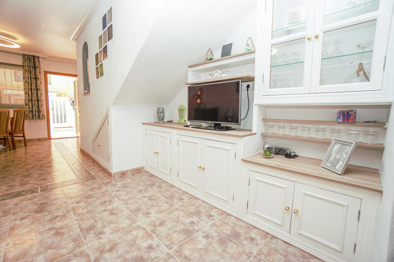 3 slaapkamer Gezinswoning Te koop 3 slaapkamer Gezinswoning Te koop