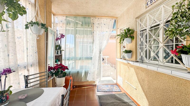 2 slaapkamer Appartement Te koop 2 slaapkamer Appartement Te koop