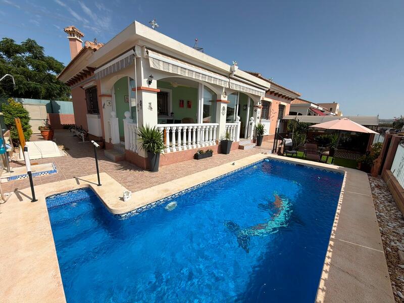 Villa zu verkaufen in Los Montesinos, Alicante