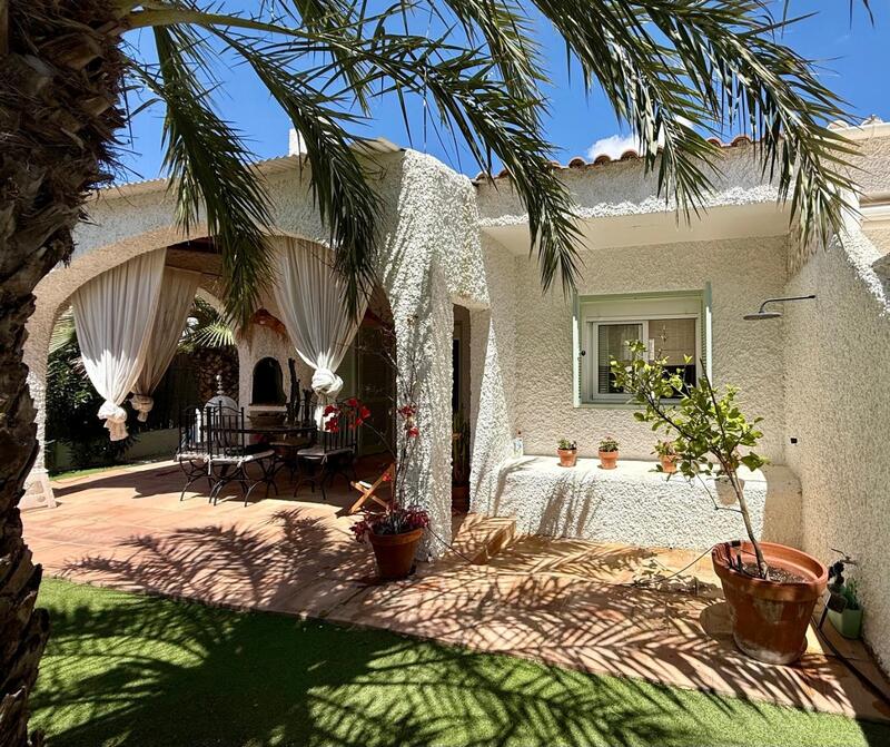 3 slaapkamer Villa Te koop 3 slaapkamer Villa Te koop