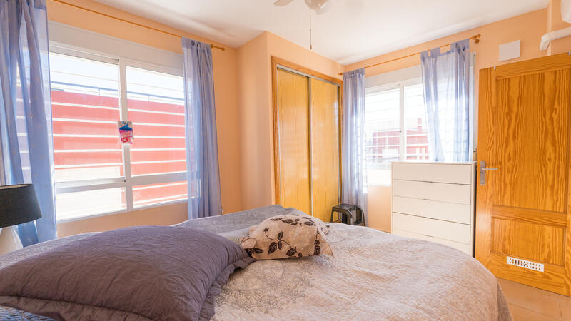 2 bedroom Townhouse for sale