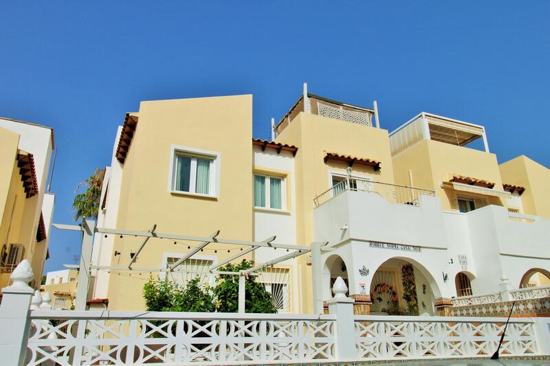 Apartamento en venta en Villamartin, Alicante