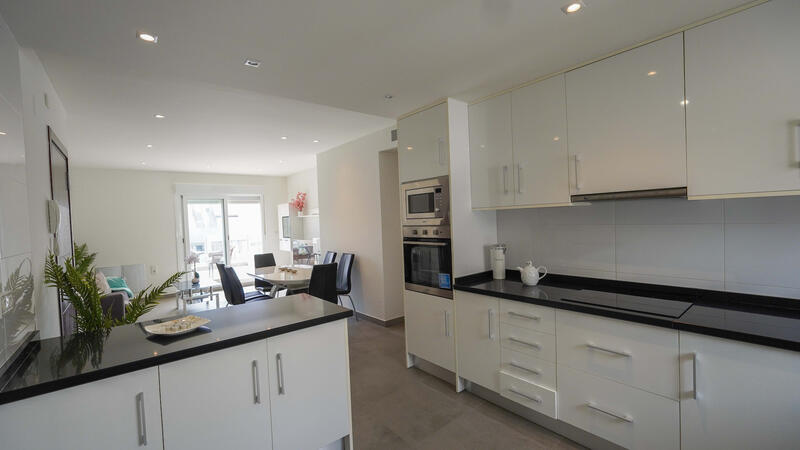 2 slaapkamer Appartement Te koop 2 slaapkamer Appartement Te koop