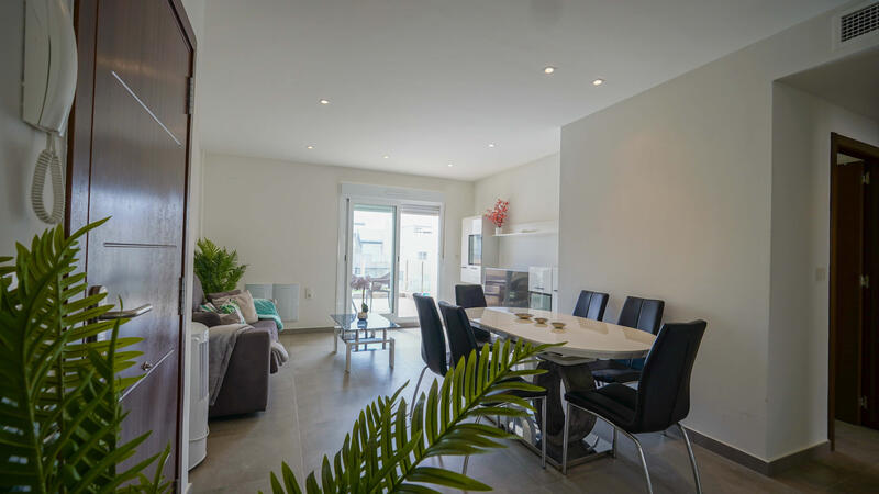 2 slaapkamer Appartement Te koop 2 slaapkamer Appartement Te koop