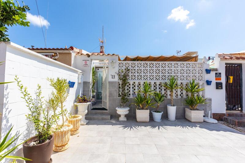 2 soveværelse Villa til salg i Torrevieja, Alicante