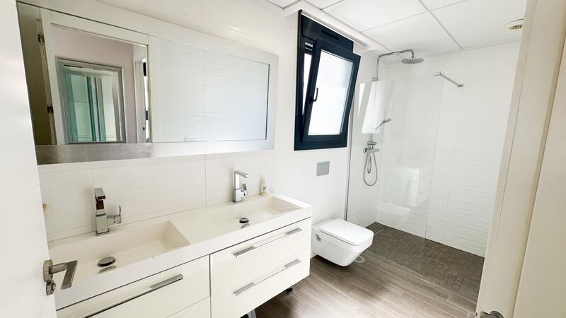 5 Schlafzimmer Villa zu verkaufen 5 Schlafzimmer Villa zu verkaufen