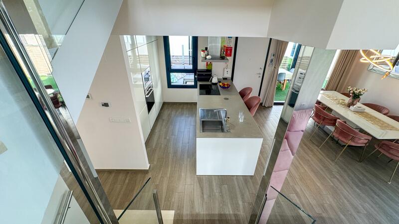 5 Schlafzimmer Villa zu verkaufen 5 Schlafzimmer Villa zu verkaufen