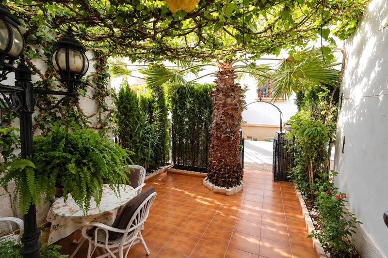 Townhouse for sale in Villamartin, Alicante