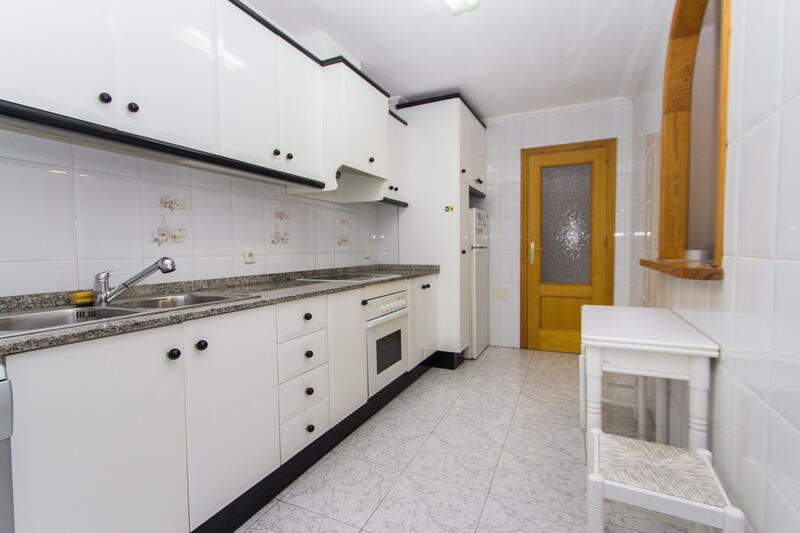 3 bedroom Apartment for Long Term Rent