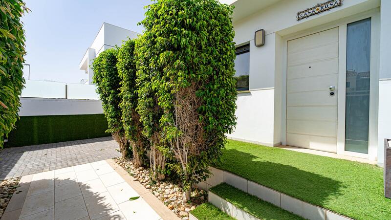 4 Schlafzimmer Villa zu verkaufen 4 Schlafzimmer Villa zu verkaufen