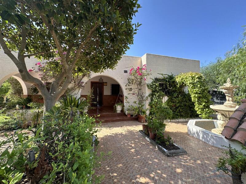 2 bedroom Country House for sale