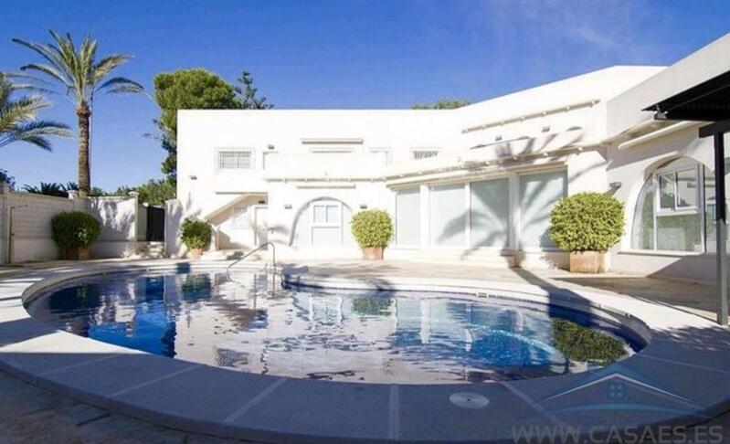 Деревенский Дом продается в Aguadulce, Almería