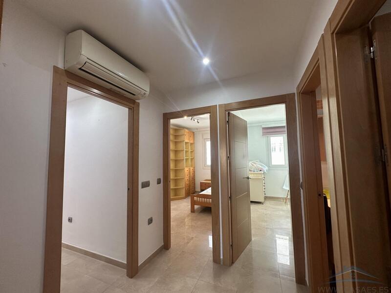 4 Schlafzimmer Appartement für Langzeitmiete
