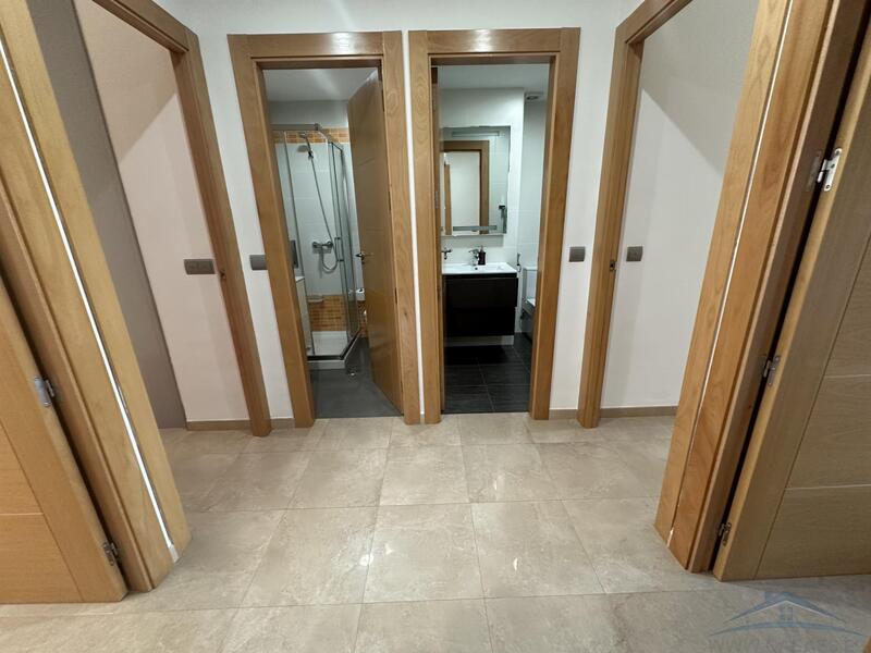 4 Schlafzimmer Appartement für Langzeitmiete