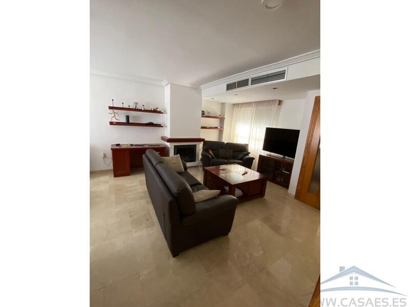 3 Schlafzimmer Stadthaus zu verkaufen