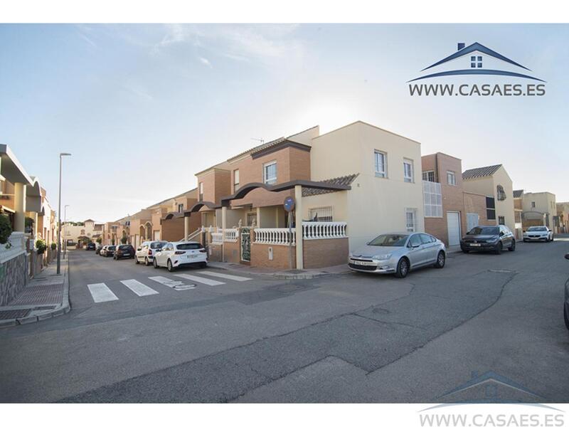 Stadthaus zu verkaufen in Huercal de Almeria, Almería