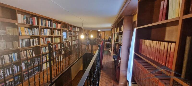 9 slaapkamer Gezinswoning Te koop