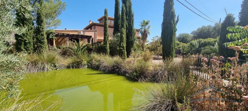 9 slaapkamer Gezinswoning Te koop