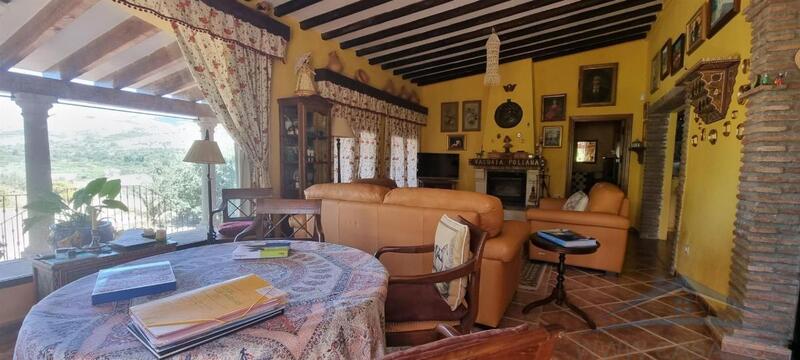9 slaapkamer Gezinswoning Te koop