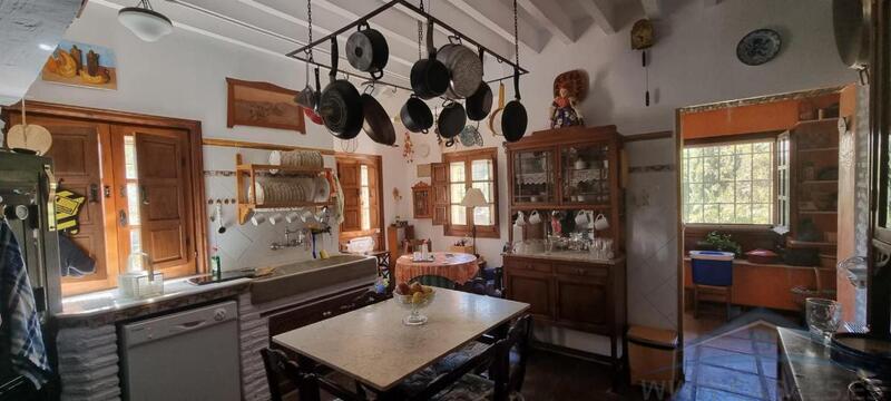 9 slaapkamer Gezinswoning Te koop