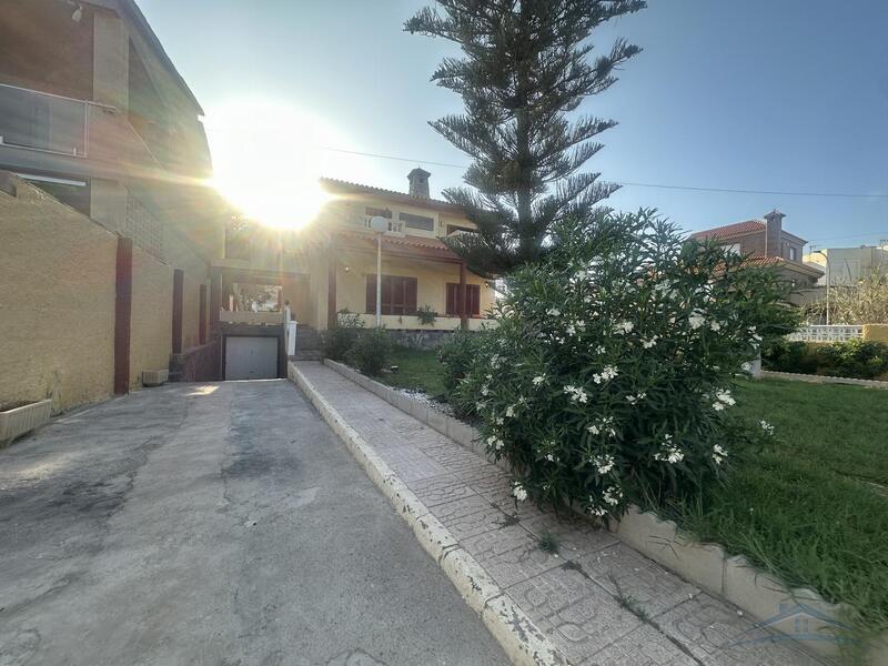 5 bedroom Country House for Long Term Rent