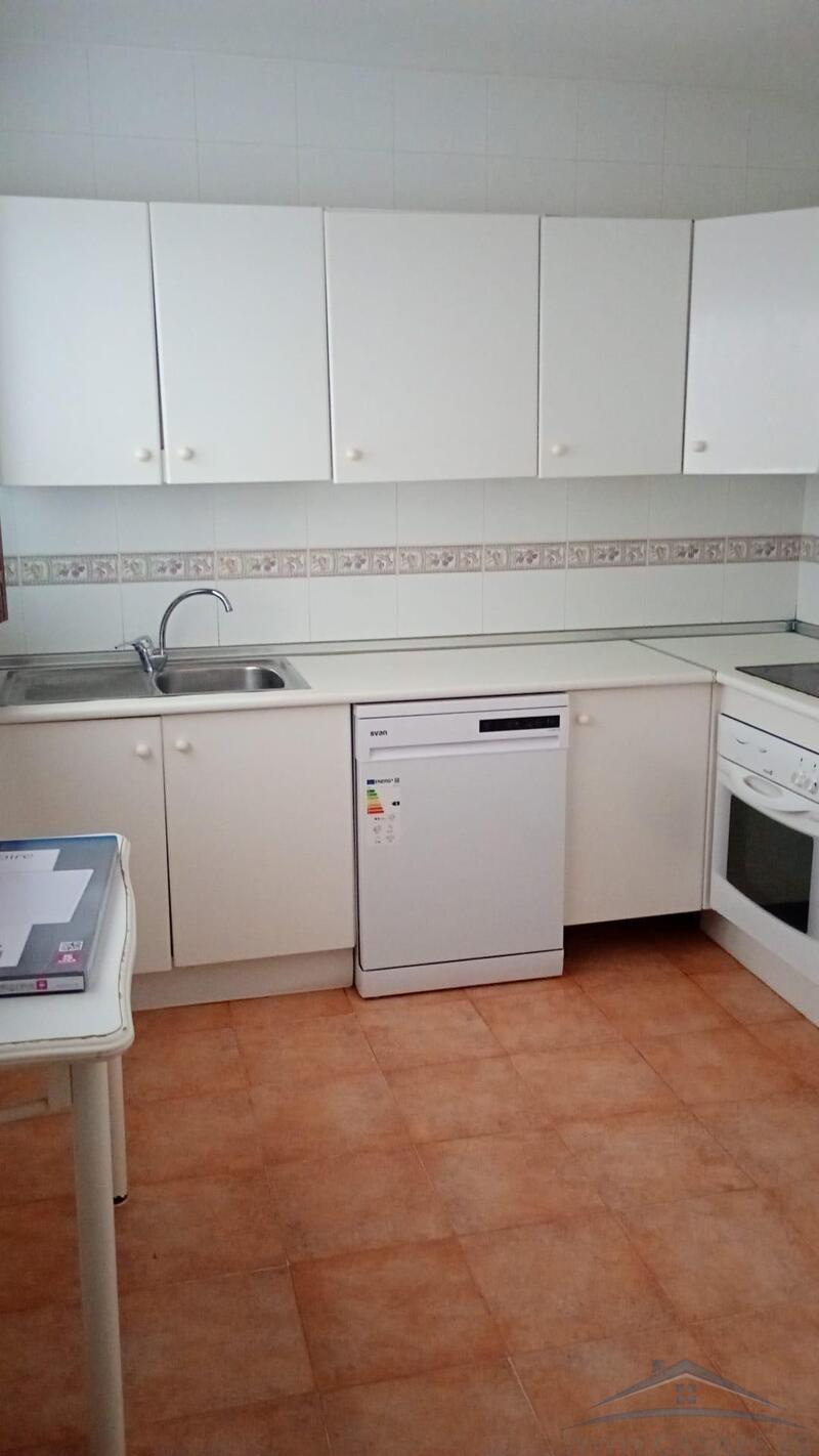 3 bedroom Apartment for Long Term Rent