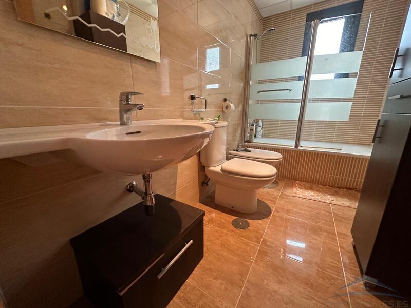 3 bedroom Apartment for Long Term Rent