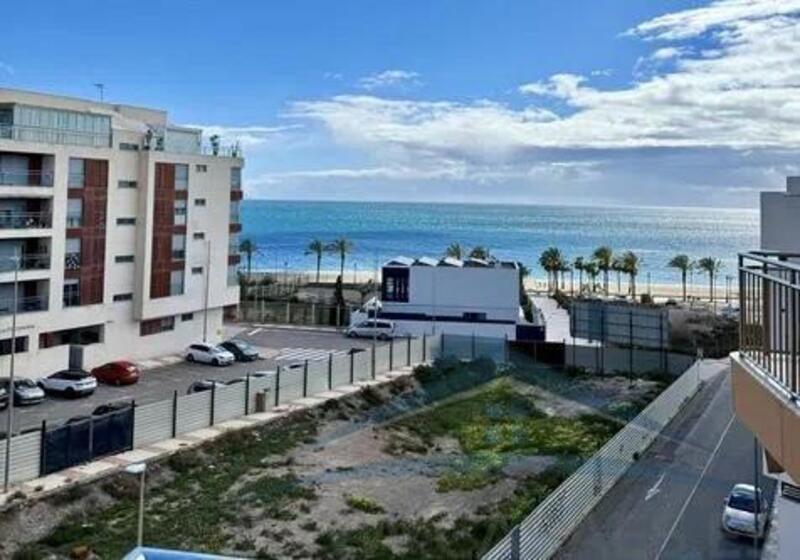 3 bedroom Apartment for Long Term Rent