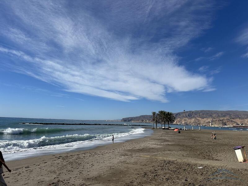 квартира продается в Almería, Almería