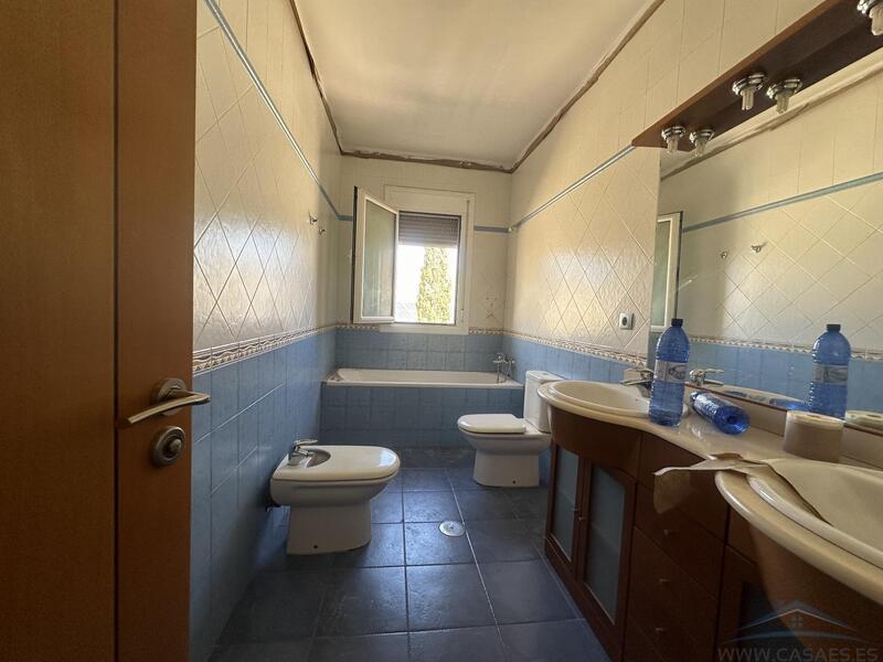 4 bedroom Country House for sale 4 bedroom Country House for sale