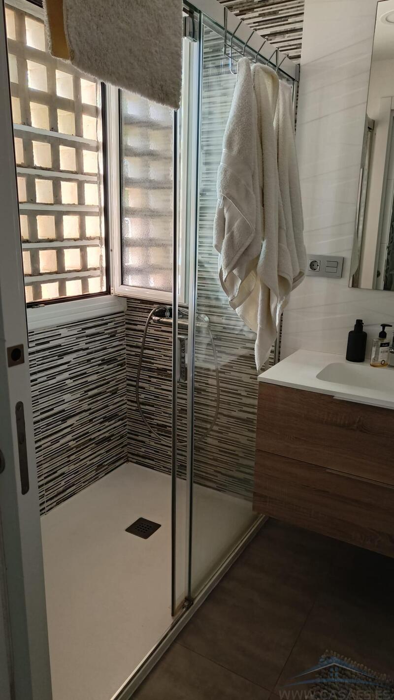 3 bedroom Apartment for Long Term Rent