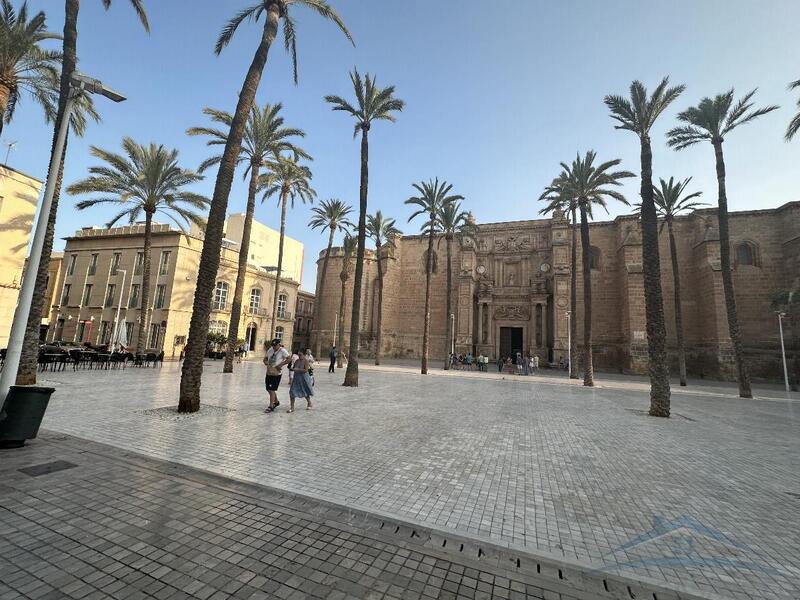 Appartement à louer à long terme dans Almería, Almería