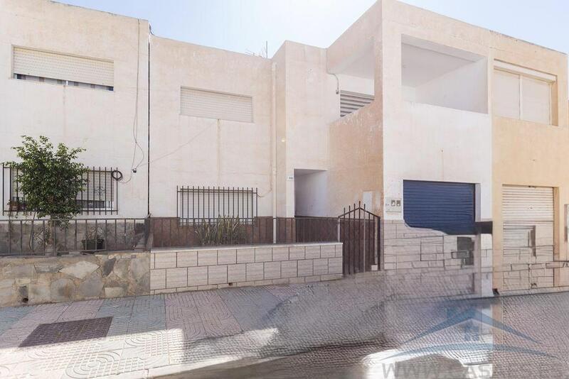 Townhouse for sale in Vicar, Almería