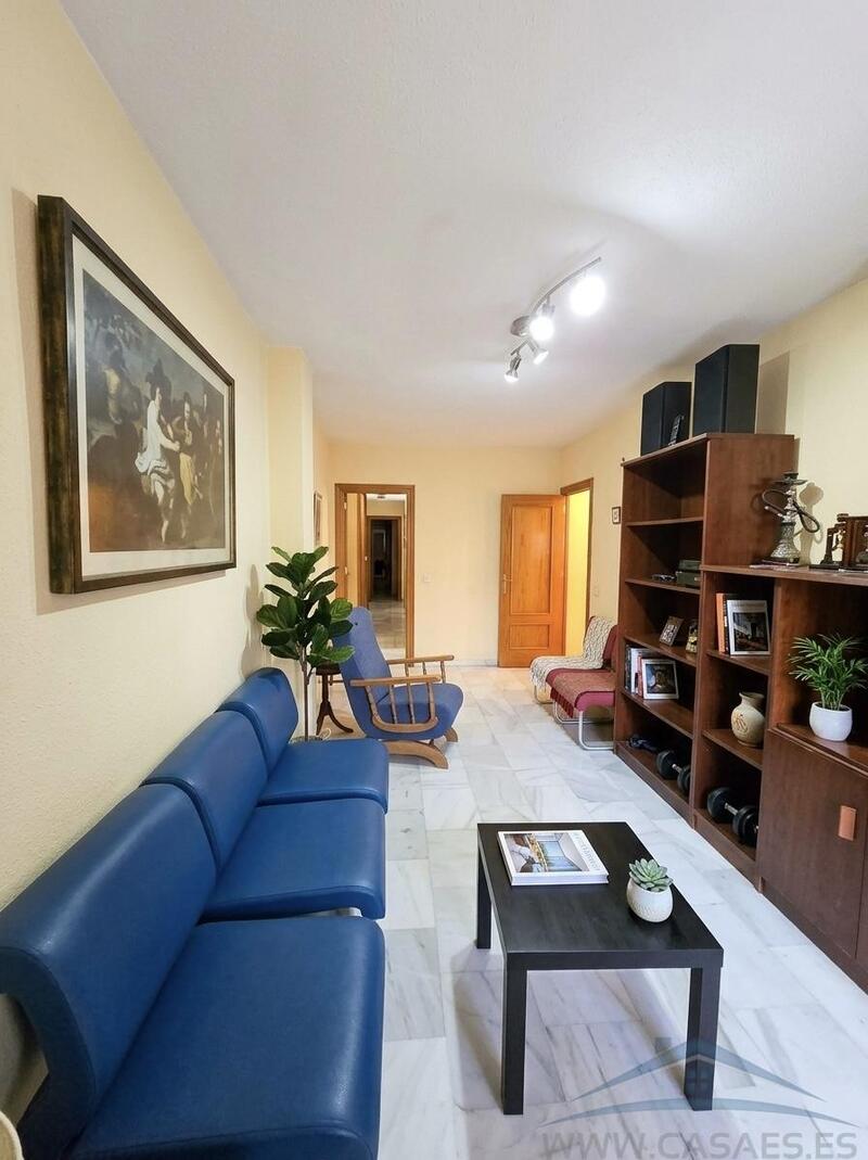 3 спальная комната квартира продается