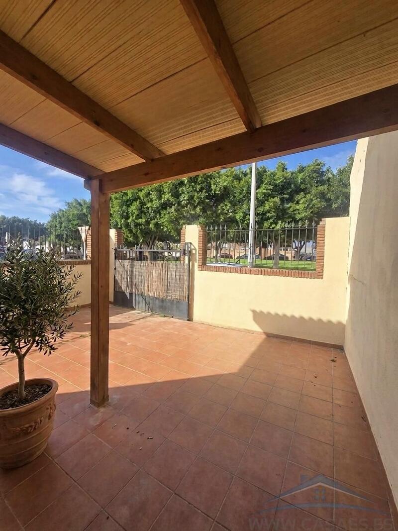 4 bedroom Townhouse for sale