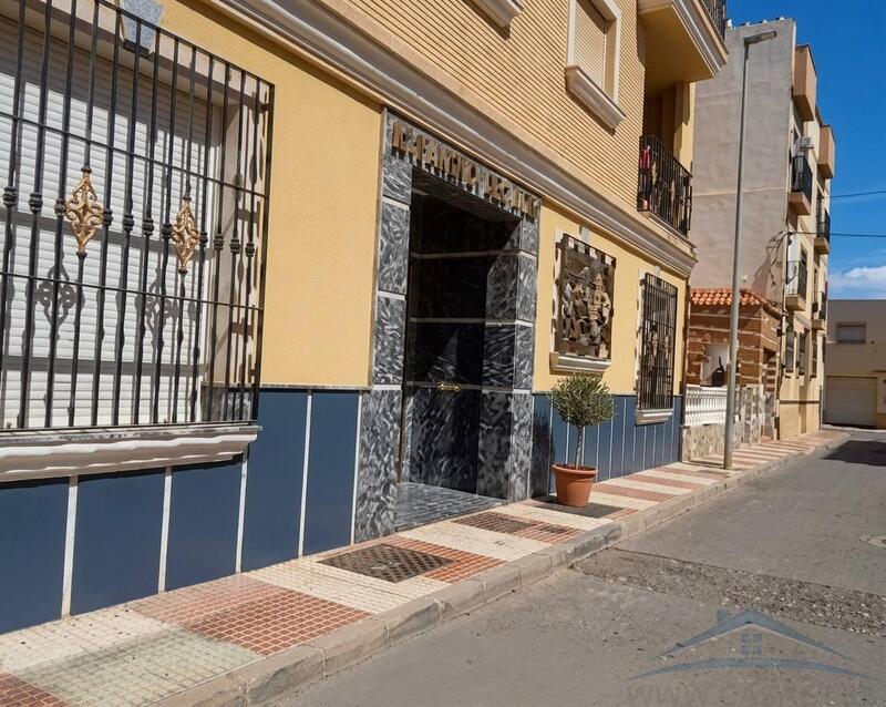 4 bedroom Apartment for sale