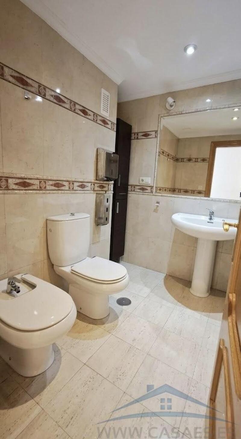 4 bedroom Apartment for Long Term Rent