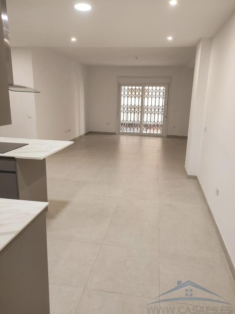 4 bedroom Apartment for Long Term Rent