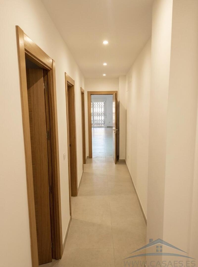 4 bedroom Apartment for Long Term Rent